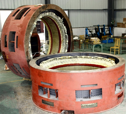 조롱에서 떨어져 있는 조롱 위의 1500 kw 펠턴고 낙차 물 터어빈 90m 수두 50HZ 60 hz