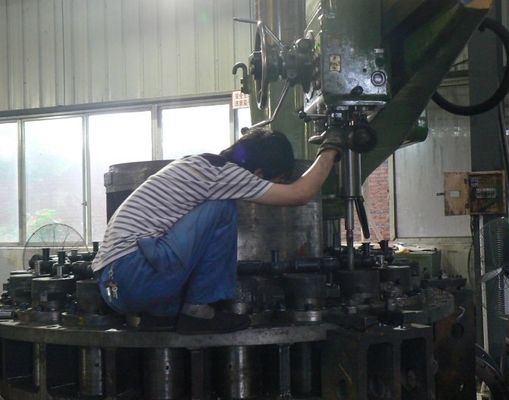 650 kw 수직 수력 발전 터빈 고정된 동작장치의 날개 두배 조절 시스템