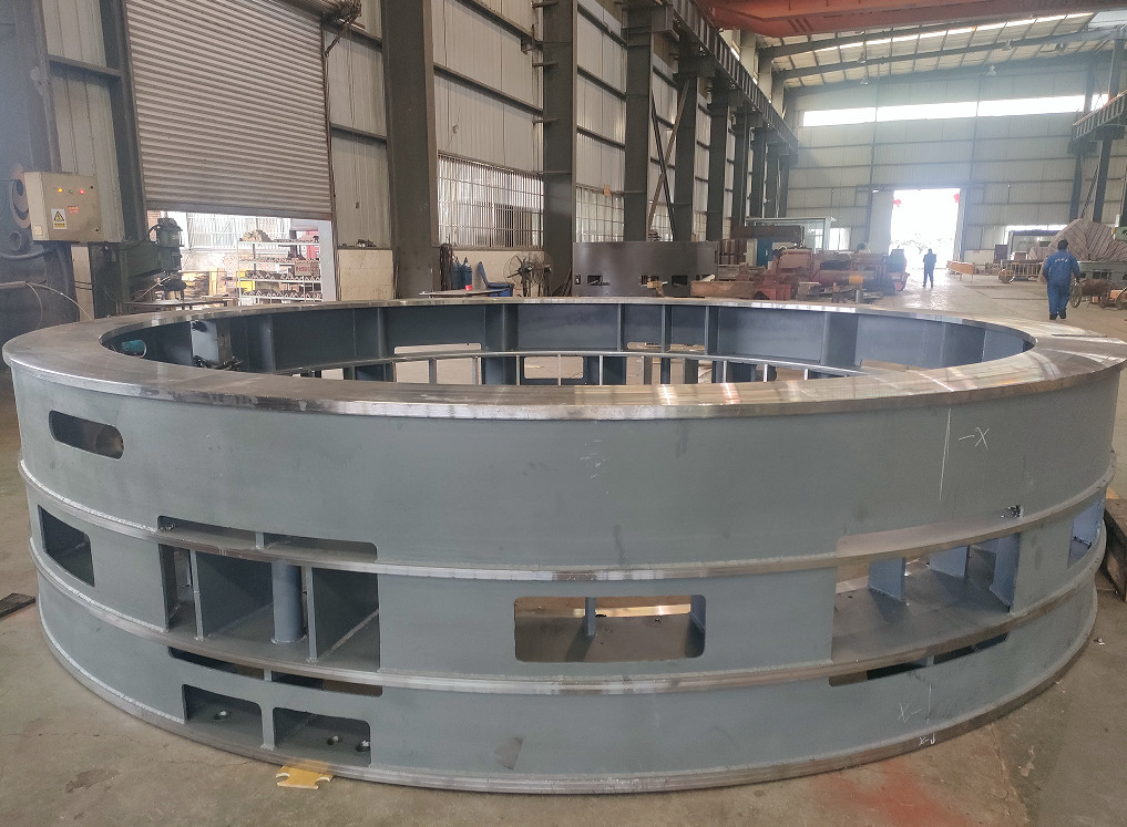 탄소 강철 가구 수직 수력 터빈 등급 전력 5kW-50MW 자동 제어 시스템